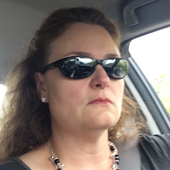 Meet your Posher, Kerri - Picture 4 of 6